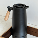 Garrafa Térmica Nórdica com Cabo de Madeira Preta 1 Litro