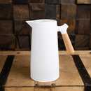 Garrafa Térmica Nórdica em Plástico com Cabo de Madeira Branca 1 Litro